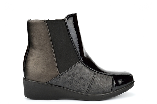 Stefania Womens Ankle Boots With Low Wedge Heel Black