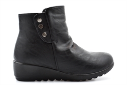 Boulevard Womens Warm Thermal Wide Open Entry Ankle Boots With Zip And Press Stud Fastening Black