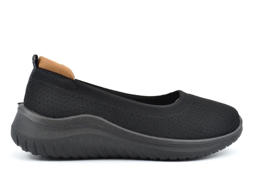 Boulevard Womens Laila Super Lightweight Casual Slip On Shoes With Comfort Memory Foam Insole Black